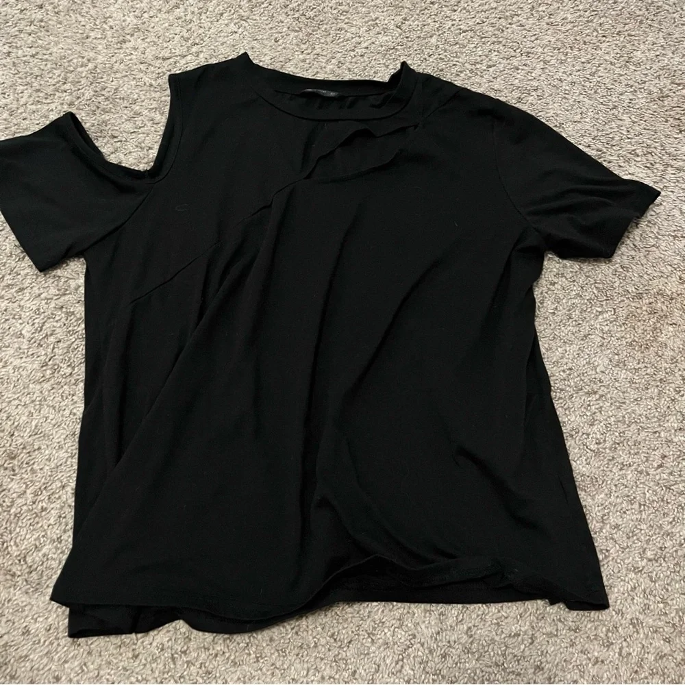 TEE - Picture 1 of 4